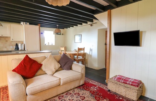 Arthog Cottage | TYN Y GRAIG, romantic, character holiday cottage in Fairbourne