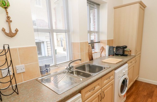 North Shields Cottage | TYNE VIEW, pet friendly, character holiday cottage in North Shields