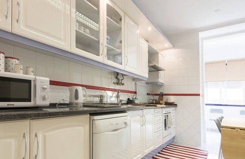 Sao Jorge de Arroios Apartment | Typical, family apartment with terrace for up to 8 people.