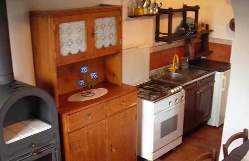 Montegabbione House | Typical farmhouse on the Umbria/Tuscany/Lazio border area