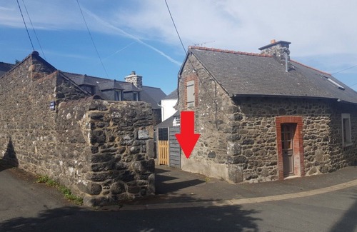 Saint-Quay-Portrieux House | Typical house for 6 people, quiet location 1km from the beach