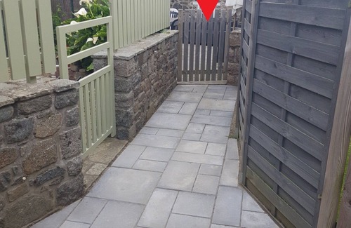 Saint-Quay-Portrieux House | Typical house for 6 people, quiet location 1km from the beach