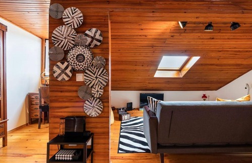 Linda-a-Velha Apartment | Typical portuguese apartment at Ajuda, Belem