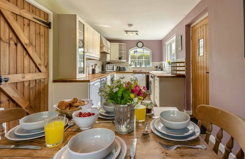 Fishguard House | Tyr Wennol - Two Bedroom House, Sleeps 4
