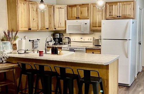Mammoth Lakes House | Tyrolean Chair 113, comfortable central townhome minutes from your adventure.