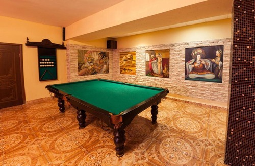 Kholmistyy Hotel | Tysacha i odna noch