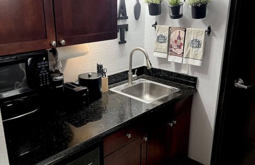 Ruskin Apartment | U617 Canal and Pool Little Harbor