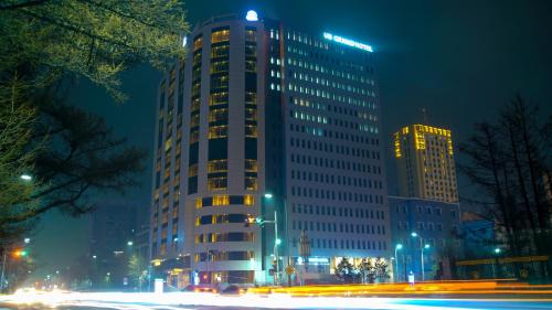 Sukhbaatar Hotel | UB Grand Hotel