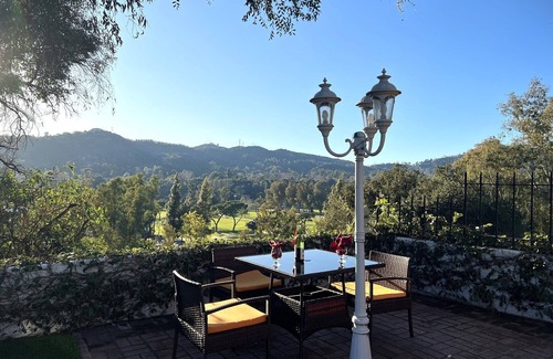 North Arroyo House | UCLA vs New Mexico Footbal Game Promo- Rose Bowl Mansion 5 min Walk to the Game