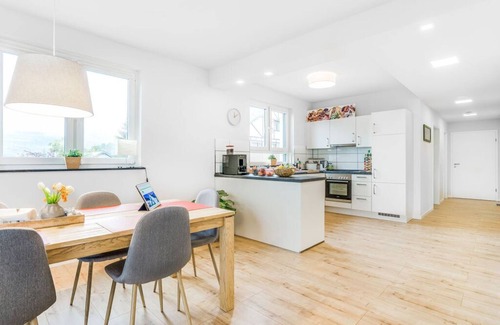 Nickenich House | Uitzicht op de Pellenz