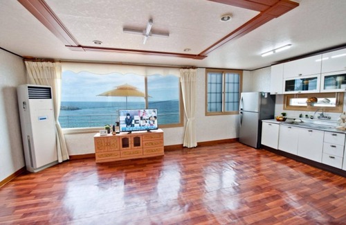 Uljin House | Uljin Saeparanggil Pension