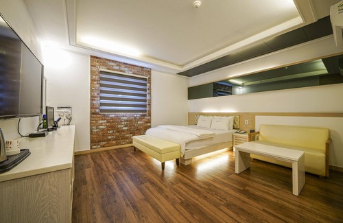 Nam-Gu Hotel | Ulsan Mugeo-dong Chicago