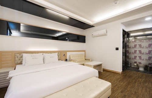 Nam-Gu Hotel | Ulsan Mugeo-dong Chicago