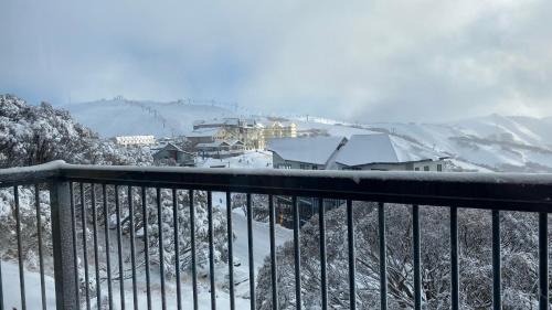 Hotham Heights Apartment | Ultima White Inn 4