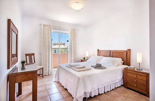 Meia Praia Hotel | Ultimate Beach Getaway! Relaxing 3BR Townhouse with Kitchen, Patio, Garden View!