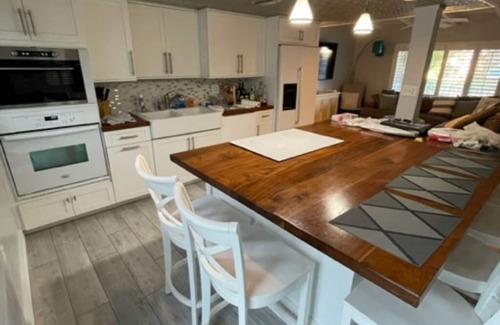 Redington Beach House | ULTIMATE BEACH ESCAPE LUXE 3 BR HOUSE 3 BA PRIVATE POOL STEPS TO BEACH SLEEPS 10