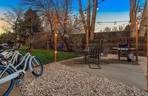 University Acres Condo | Ultimate Chill Zone, BBQ, Bikes, Pet Friendly!