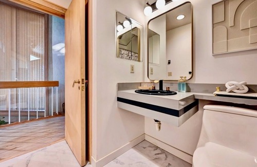 Arlington Heights Resort | Ultimate Fun Celebrity Mansion Private Dance Floor Pickleball Courts