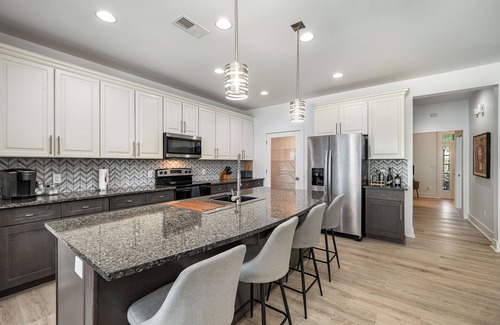 Charlotte House | Ultimate Group Getaway: Full House & Guest House ~ 2 Miles from Uptown Charlotte