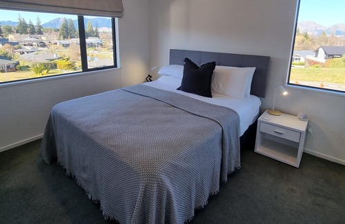 Hanmer Springs House | Ultimate in relaxation & unobstructed views, just minutes walk to village centre
