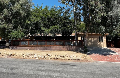Kernville Cabin | Ultimate Kernville Getaway – Across from the River, Walk to Downtown