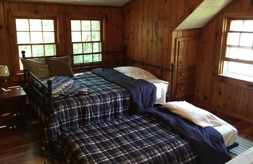 Cadillac Cottage | Ultimate Location for Up North Relaxation & Fun!