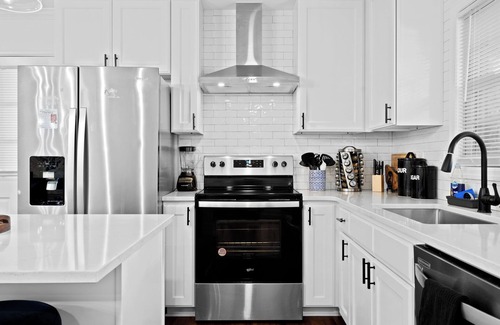 Rocky Mount House | Ultimate Luxury 3 Bedroom In The Heart Of City