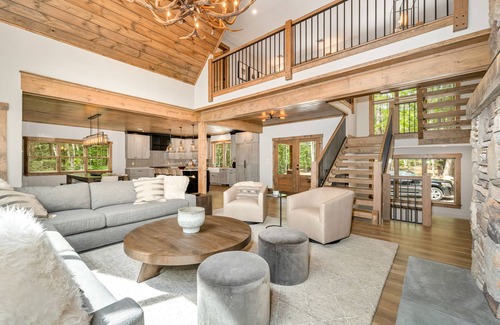 Moultonborough House | Ultimate luxury experience on Winnipesaukee Sleeps 18 Huge Beach