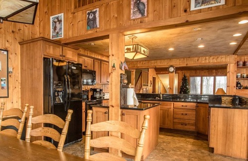 Bessemer House | Ultimate Luxury with Stunning Views-Trailside Home On Powderhorn Mtn With Hot Tub & Sauna