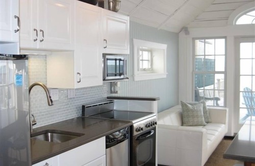 Provincetown Cottage | Ultimate Waterfront Boathouse Labrador Landing