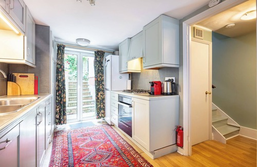 Angel House | Ultra Central London | Leafy Street | Garden | King Bed | King's Cross