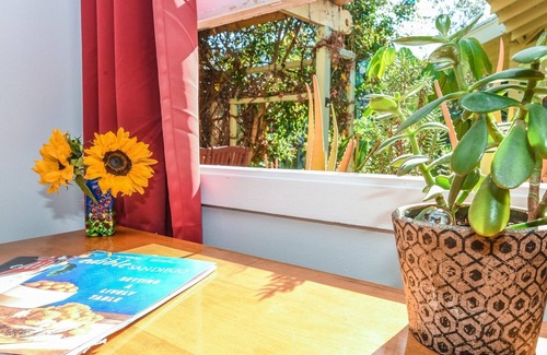 Middletown House | Ultra Charming Mid Town Craftsman - Near ALL beaches