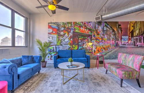 Downtown West Apartment | Ultra Chic Loft walk to CityMu/Aquarium/ConvnCntr