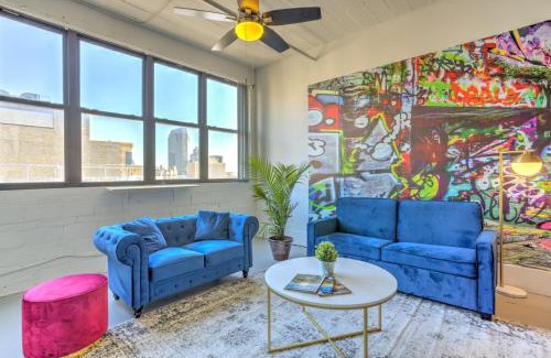 Downtown West Apartment | Ultra Chic Loft walk to CityMu/Aquarium/ConvnCntr