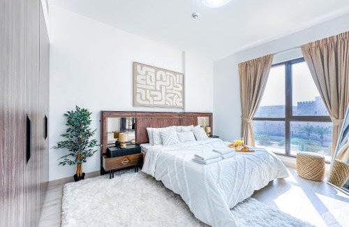 Umm Suqeim 3 Apartment | Ultra Luxury Flat with Amazing Pool Near to Burj