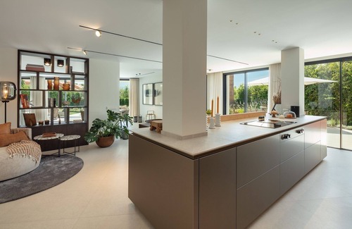 Marbella House | Ultra Luxury New 5 Bed Resort 100 Meters Beach