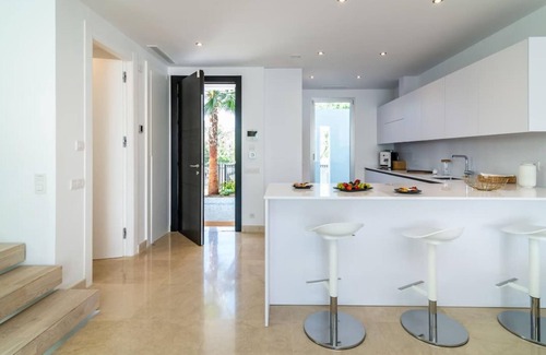 Marbella Cottage | Ultra-Modern 4-BDRM Townhouse La Finca (est. 2020)