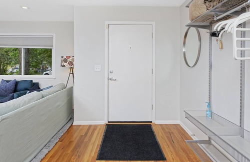 South Westminster House | Ultra-Modern Chic, 20 minutes to Downtown Denver!