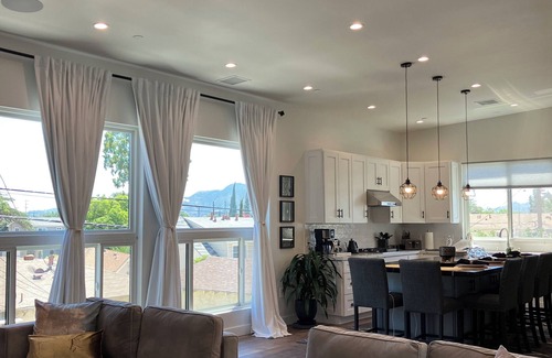 NoHo Arts District House | Ultra Modern House near Universal Studios, Burbank Studios, Hollywood Bowl