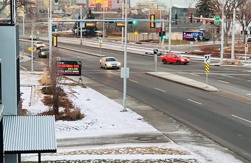 Edmonton House | Ultramodern| Downtown River Valley Home| Centrally located| Close to everything