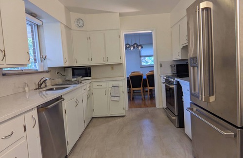 Old West Side House | UM Football - 5 blocks to Stadium