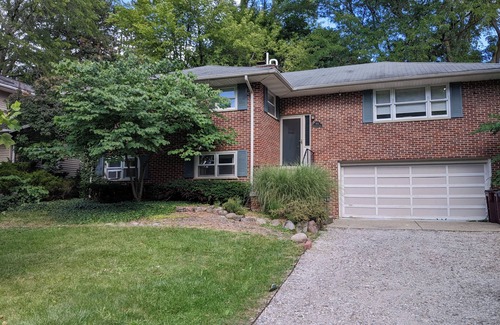 Old West Side House | UM Football - 5 blocks to Stadium