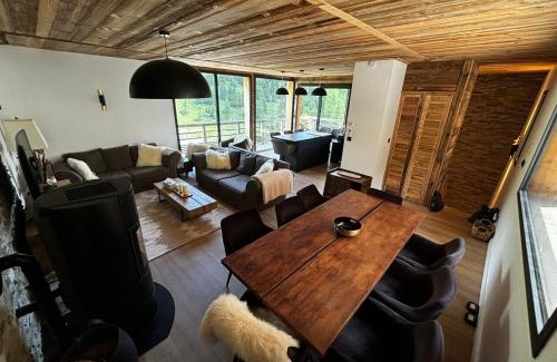 Les Claux Ski Chalet | Un Écrin de Sérénité Face aux Montagne chalet nathalya