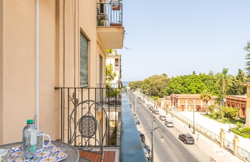 Corso dei Mille - Sant'Erasmo Apartment | Un Balcone Sull Orto Botanico by Wonderful Italy