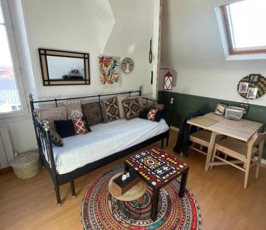 Sainte-Therese-Demi-Lune Apartment | Un cocon au Presbytère avec place de parking voiture gratuite