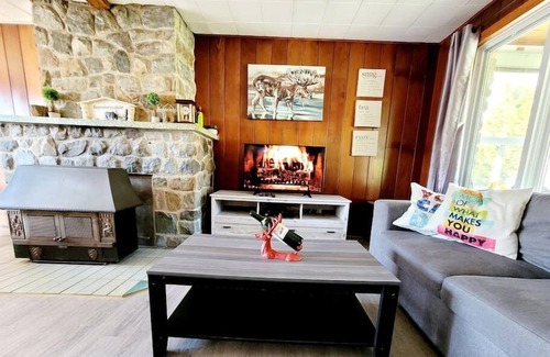 Chertsey Ski Chalet | Un coin tranquille au bord de la rivière Ouareau