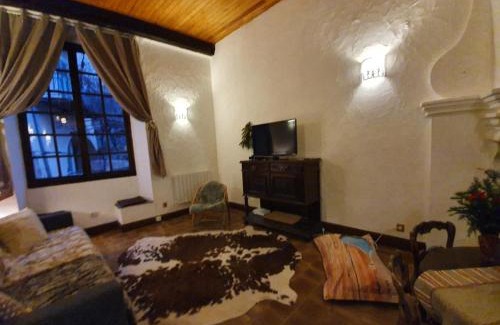 Saint-Martin-Vesubie Apartment | Un studio, une Histoire : Le palais Gubernatis.