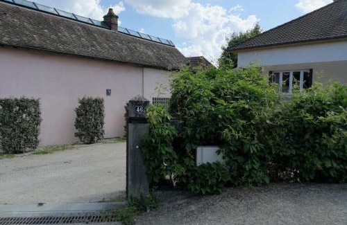 Saint-Parres-aux-Tertres Bed & Breakfast | Un Verger dans la Ville