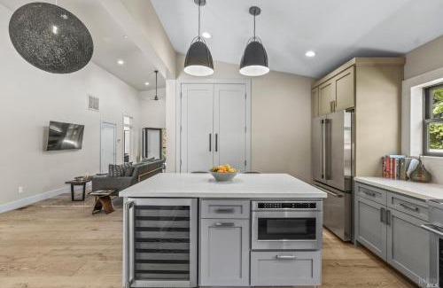 Alta Heights House | Uncork & Unwind I Sip, Soak & Stroll Downtown Napa
