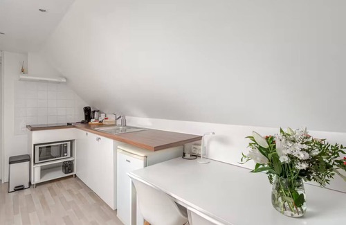 Grez-Doiceau Apartment | Under a perched roof, a small cocooning studio with private Spa